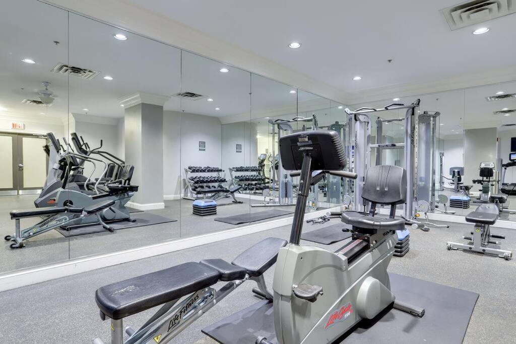 Gorgeous 1 Bedroom Condo At Ballston Place With Gym Arlington Eksteriør bilde