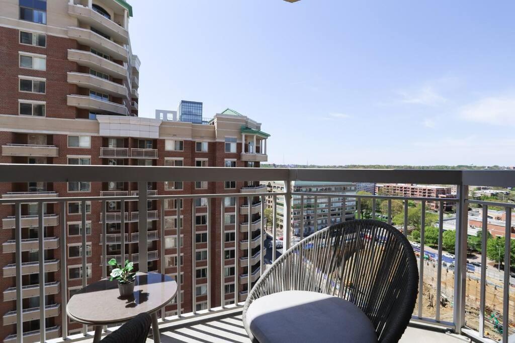 Gorgeous 1 Bedroom Condo At Ballston Place With Gym Arlington Eksteriør bilde