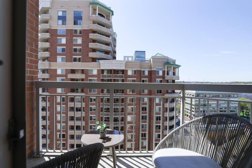 Gorgeous 1 Bedroom Condo At Ballston Place With Gym Arlington Eksteriør bilde